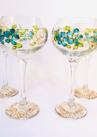 Set of 4 Turkish 17 Oz. Wine Glasses With Hand Painted Turquoise Flowers - Item No GW405